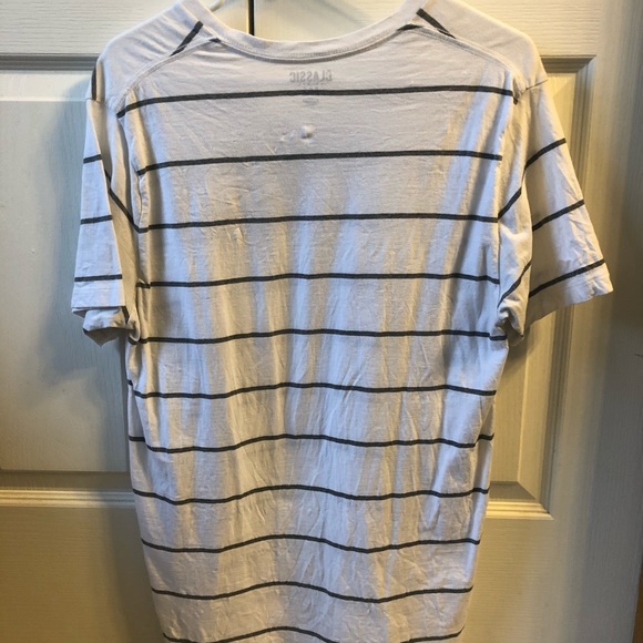 Old Navy Classic Tee Shirt - Picture 2 of 3